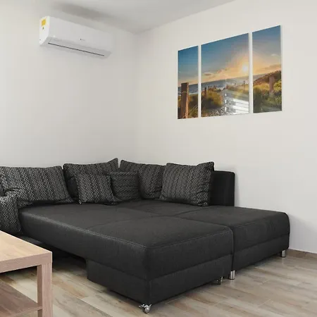 Apartman Menta Lak *